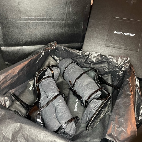 Almost new I only wore them once color black size 36 - Picture 3 of 5